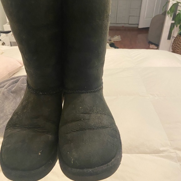Black Ugg boots - Picture 2 of 3